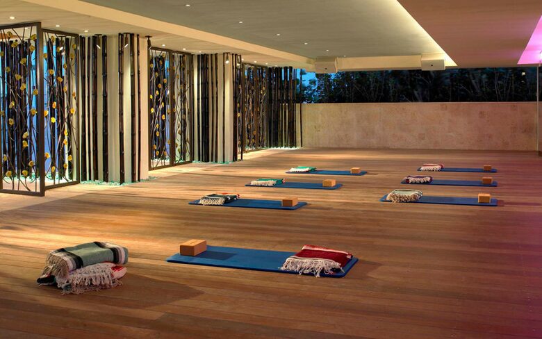 Ocean View Carillon Luxury Wellness Resort - Miami Beach, Florida