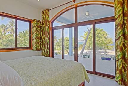 First Floor, Under The Sea Suite, King bed, Ocean Front