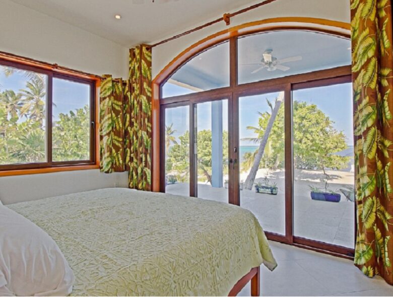 First Floor, Under The Sea Suite, King bed, Ocean Front