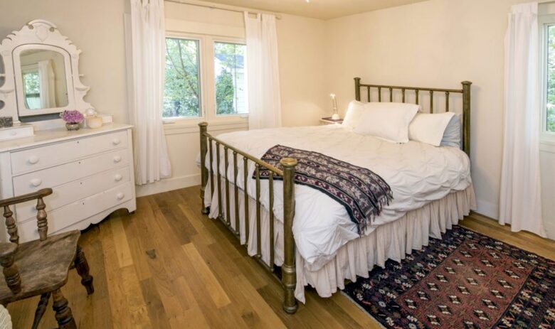 Castle Retreat and Cottage - Sonoma, California