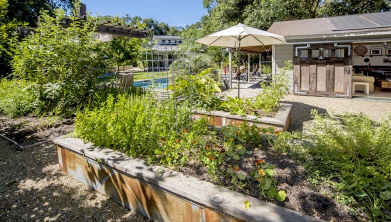 Castle Retreat and Cottage - Sonoma, California