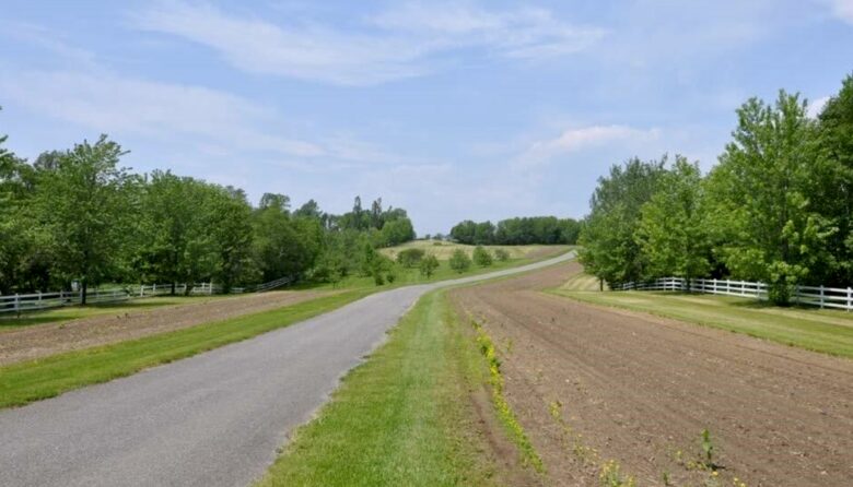 Ile d'Orléans Mansion (near Old Quebec City) - Ste-Pétronille, Canada