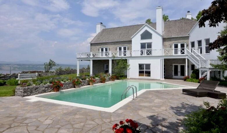 Ile d'Orléans Mansion (near Old Quebec City) - Ste-Pétronille, Canada