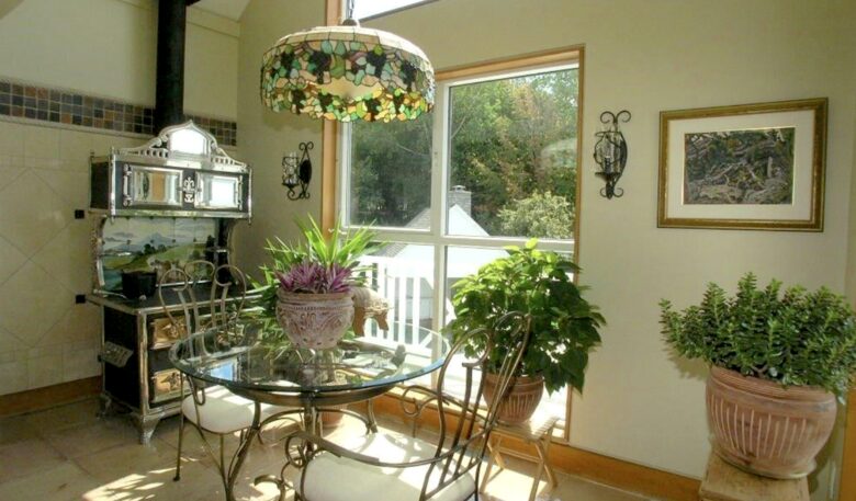 Ile d'Orléans Mansion (near Old Quebec City) - Ste-Pétronille, Canada