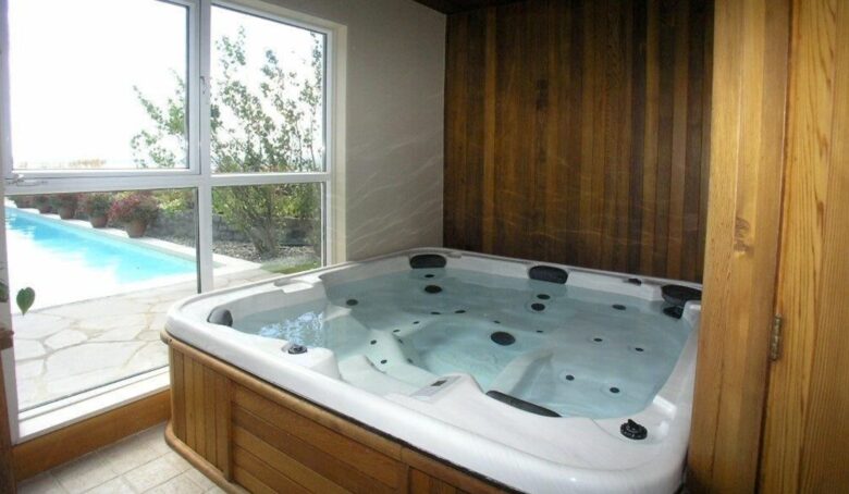 Ile d'Orléans Mansion (near Old Quebec City) - Ste-Pétronille, Canada