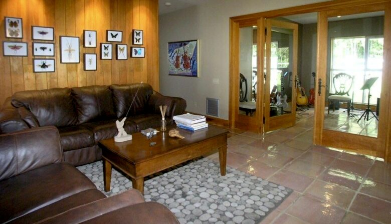 Ile d'Orléans Mansion (near Old Quebec City) - Ste-Pétronille, Canada