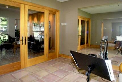 Ile d'Orléans Mansion (near Old Quebec City) - Ste-Pétronille, Canada