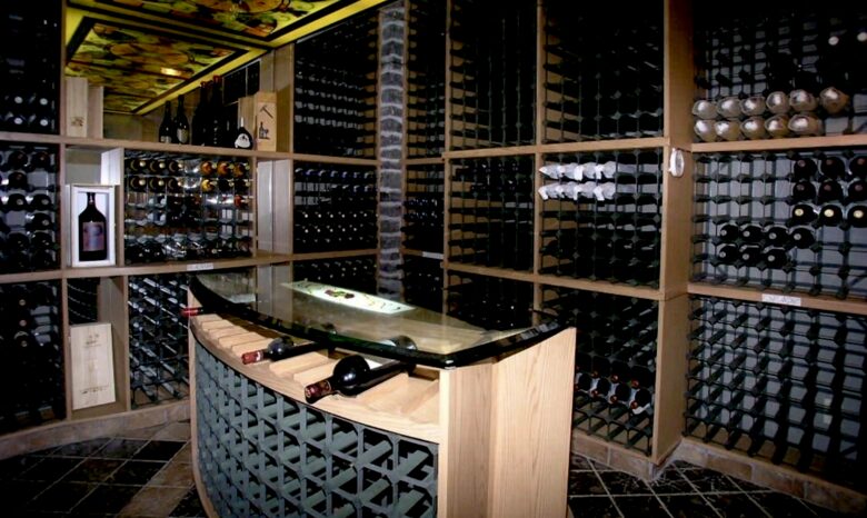 Ile d'Orléans Mansion (near Old Quebec City) - Ste-Pétronille, Canada