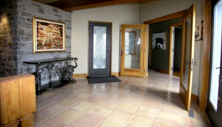 Ile d'Orléans Mansion (near Old Quebec City) - Ste-Pétronille, Canada