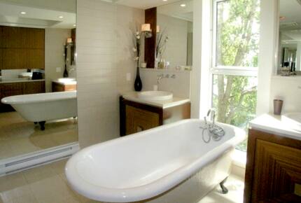 Ile d'Orléans Mansion (near Old Quebec City) - Ste-Pétronille, Canada