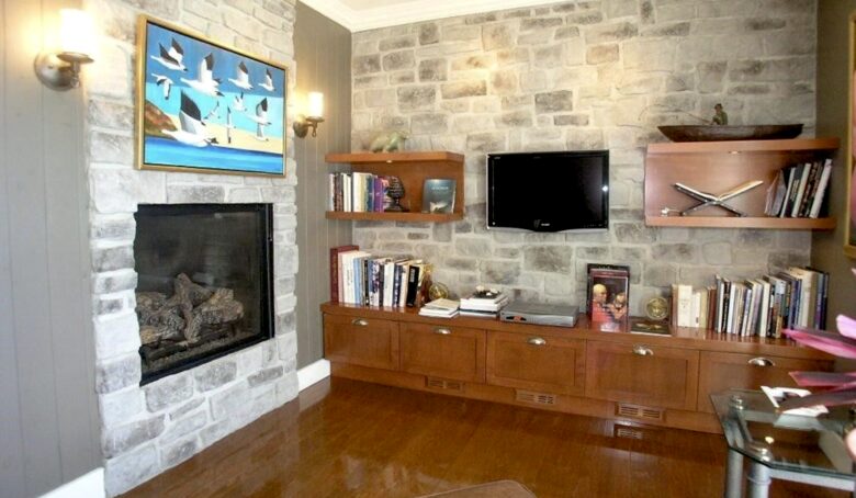 Ile d'Orléans Mansion (near Old Quebec City) - Ste-Pétronille, Canada