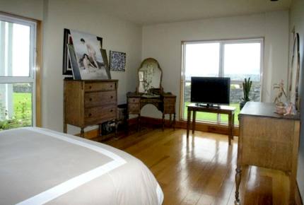 Ile d'Orléans Mansion (near Old Quebec City) - Ste-Pétronille, Canada