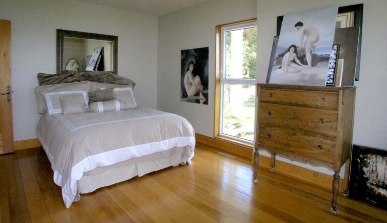 Ile d'Orléans Mansion (near Old Quebec City) - Ste-Pétronille, Canada