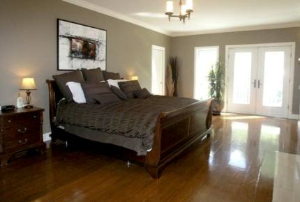 Ile d'Orléans Mansion (near Old Quebec City) - Ste-Pétronille, Canada