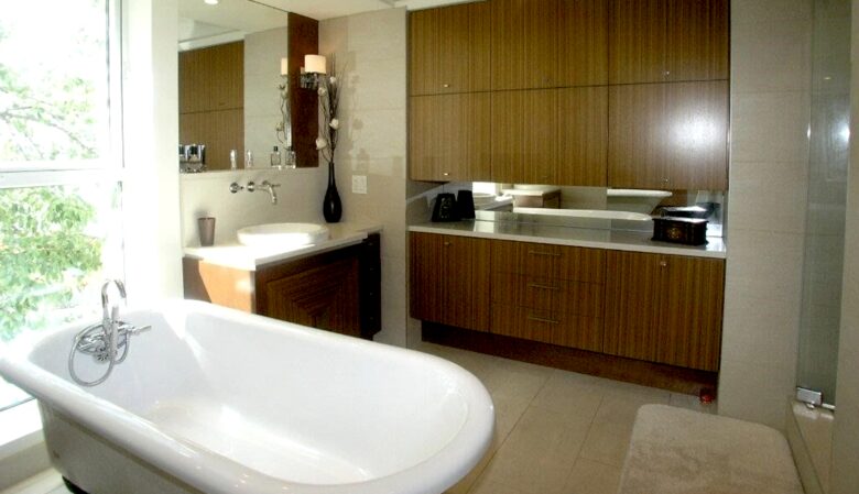 Ile d'Orléans Mansion (near Old Quebec City) - Ste-Pétronille, Canada