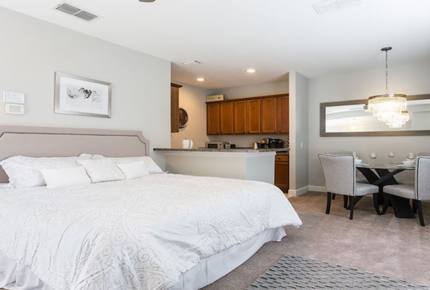 Six Miles to Disney in Luxurious Reunion Resort! - Reunion, Florida