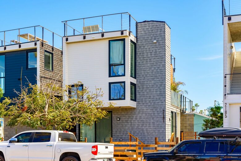 Brand New Home Steps From the Sand With Panoramic Rooftop Deck - San Diego, California