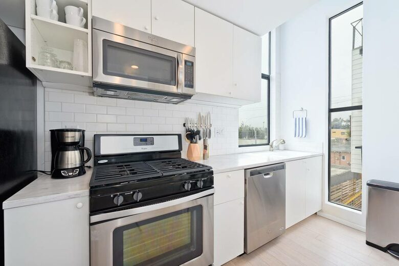 Brand New Home Steps From the Sand With Panoramic Rooftop Deck - San Diego, California