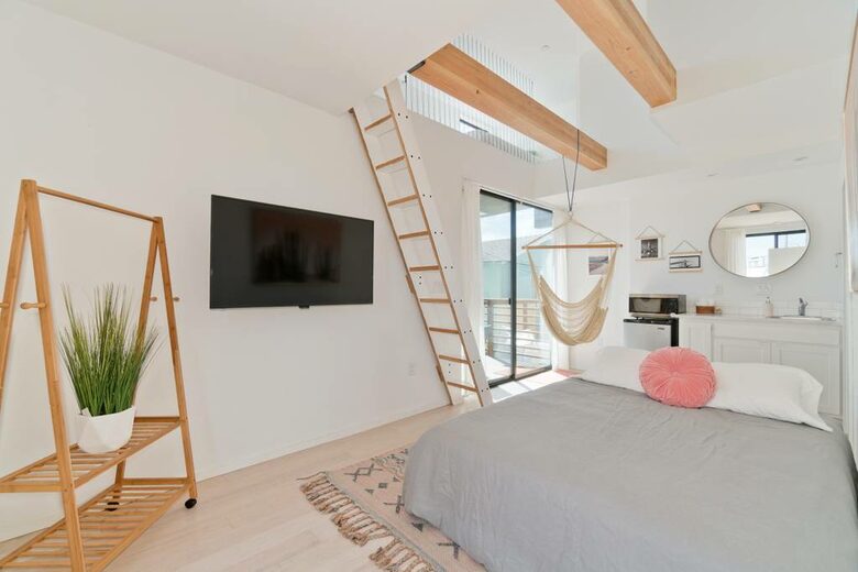 Brand New Home Steps From the Sand With Panoramic Rooftop Deck - San Diego, California