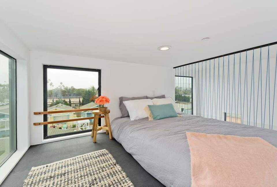 Brand New Home Steps From the Sand With Panoramic Rooftop Deck - San Diego, California