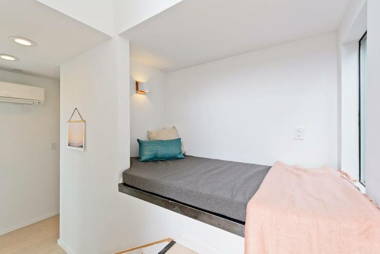 Brand New Home Steps From the Sand With Panoramic Rooftop Deck - San Diego, California