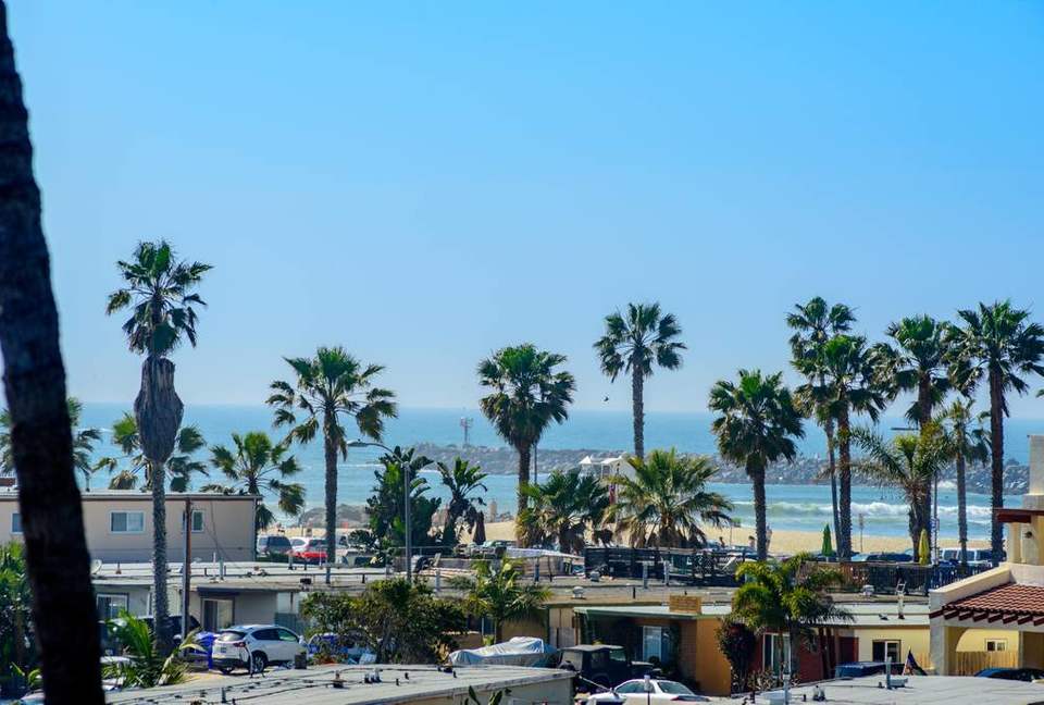 Brand New Home Steps From the Sand With Panoramic Rooftop Deck - San Diego, California