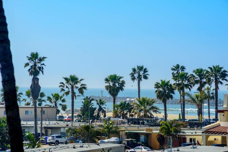 Brand New Home Steps From the Sand With Panoramic Rooftop Deck - San Diego, California