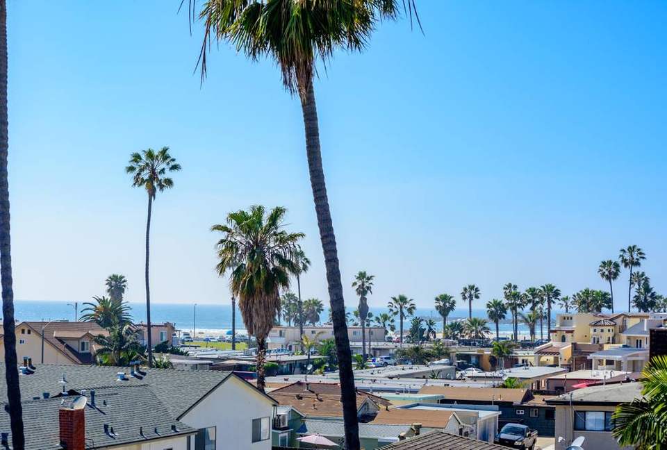 Brand New Home Steps From the Sand With Panoramic Rooftop Deck - San Diego, California