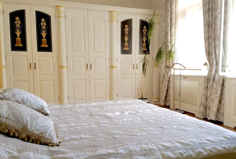 Picturesque Neoclassical Prague Flat - Prague, Czechia