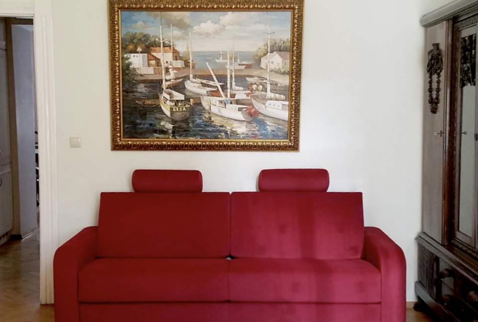 Picturesque Neoclassical Prague Flat - Prague, Czechia