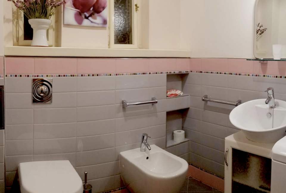 Picturesque Neoclassical Prague Flat - Prague, Czechia