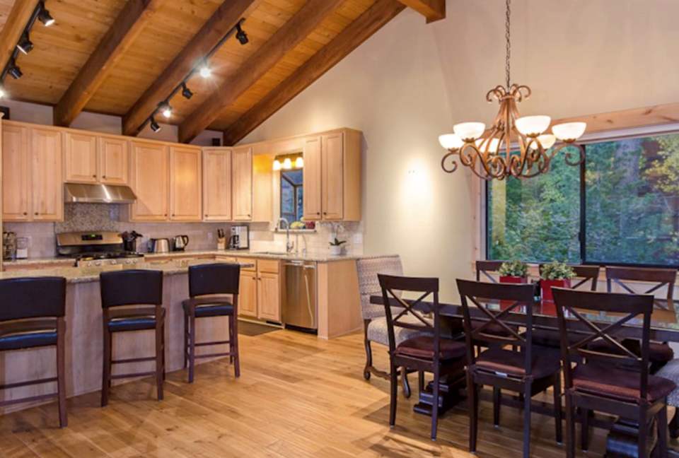 North Lake Tahoe: Lakewood Lodge - Tahoe City, California