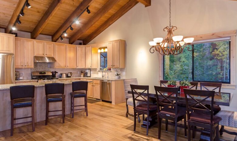 North Lake Tahoe: Lakewood Lodge - Tahoe City, California