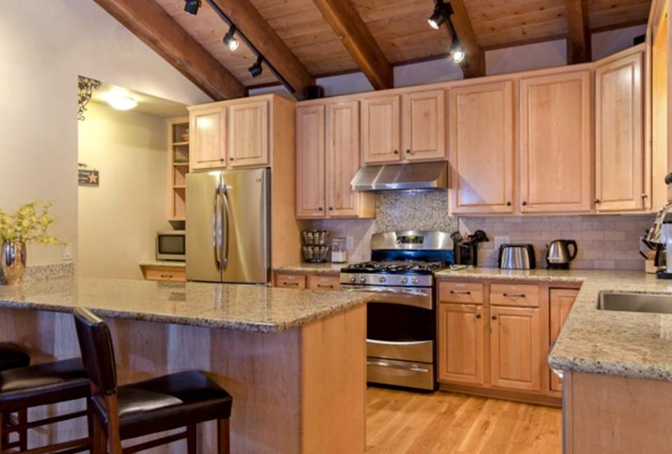 North Lake Tahoe: Lakewood Lodge - Tahoe City, California