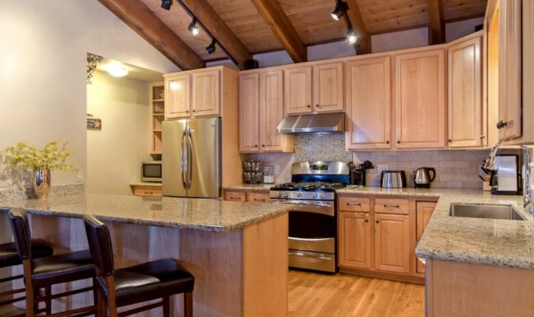 North Lake Tahoe: Lakewood Lodge - Tahoe City, California