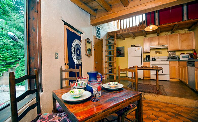 Sister Casita - Bohemian and Dog-Friendly! - Taos, New Mexico