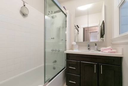 Sophisticated Victorian Flat Between Castro & Mission Dolores - San Francisco, California