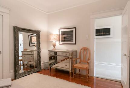 Sophisticated Victorian Flat Between Castro & Mission Dolores - San Francisco, California