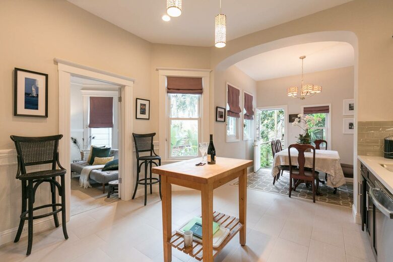 Sophisticated Victorian Flat Between Castro & Mission Dolores - San Francisco, California