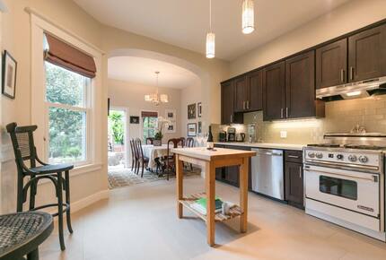 Sophisticated Victorian Flat Between Castro & Mission Dolores - San Francisco, California