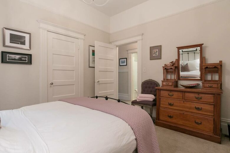 Sophisticated Victorian Flat Between Castro & Mission Dolores - San Francisco, California