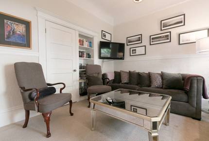 Sophisticated Victorian Flat Between Castro & Mission Dolores - San Francisco, California