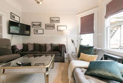 Sophisticated Victorian Flat Between Castro & Mission Dolores - San Francisco, California