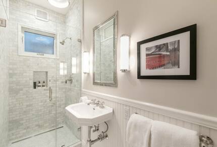 Sophisticated Victorian Flat Between Castro & Mission Dolores - San Francisco, California