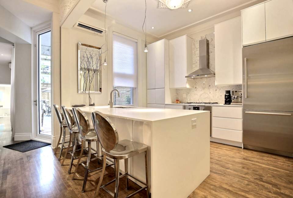 Luxurious Montreal Flat Facing Lafontaine Park - Montreal, Canada