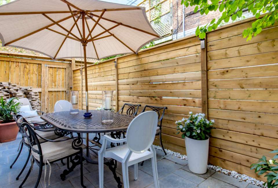 Luxurious Montreal Flat Facing Lafontaine Park - Montreal, Canada