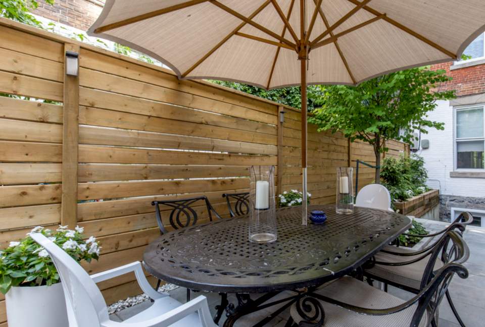 Luxurious Montreal Flat Facing Lafontaine Park - Montreal, Canada