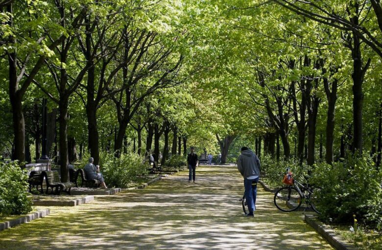 Luxurious Montreal Flat Facing Lafontaine Park - Montreal, Canada