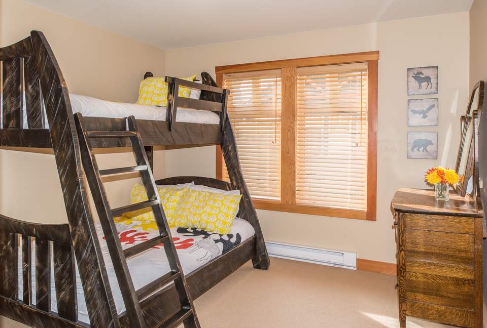 Lone Wolf Chalet Panorama Mountain - Panorama, Canada