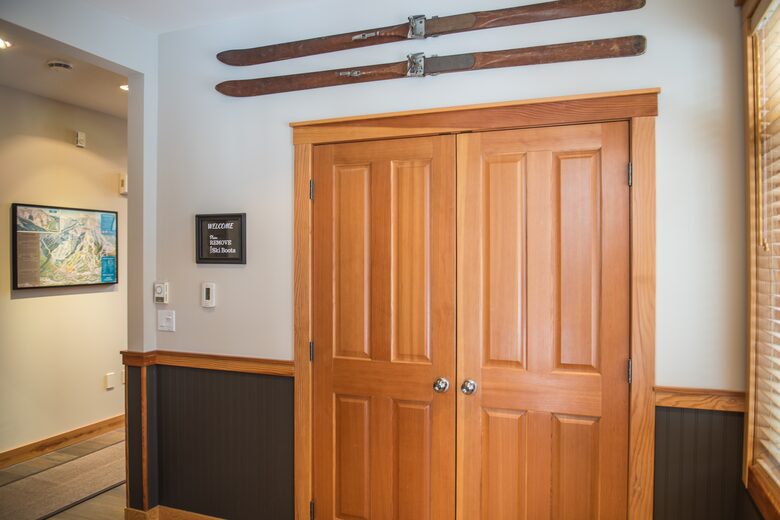 Lone Wolf Chalet Panorama Mountain - Panorama, Canada